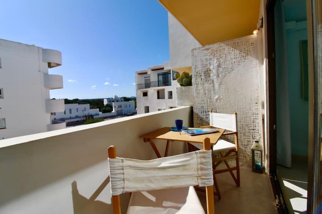 Agradable Apartamento Con Terraza En Formentera Es Pujols Exterior foto